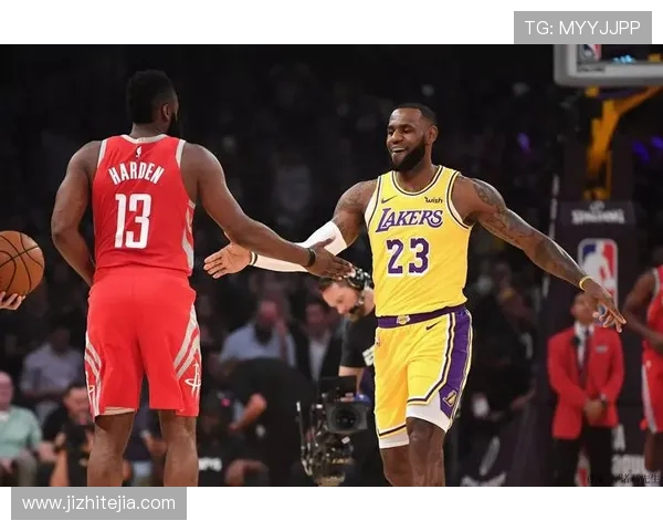 快船迎战湖人激战一触即发 双方核心对决引爆全场期待 快船迎战湖人激战一触即发 双方核心对决引爆全场期待